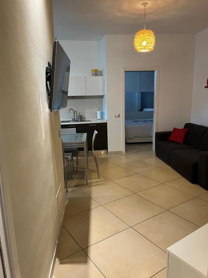 Bilocale In Centro - 10Km Da Malpensa Leilighet Gallarate Eksteriør bilde